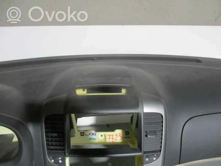 KIA Carnival Armaturenbrett Cockpit 847104D050VA