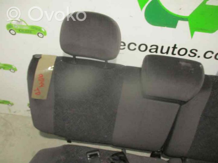 Opel Frontera B Second row seats 