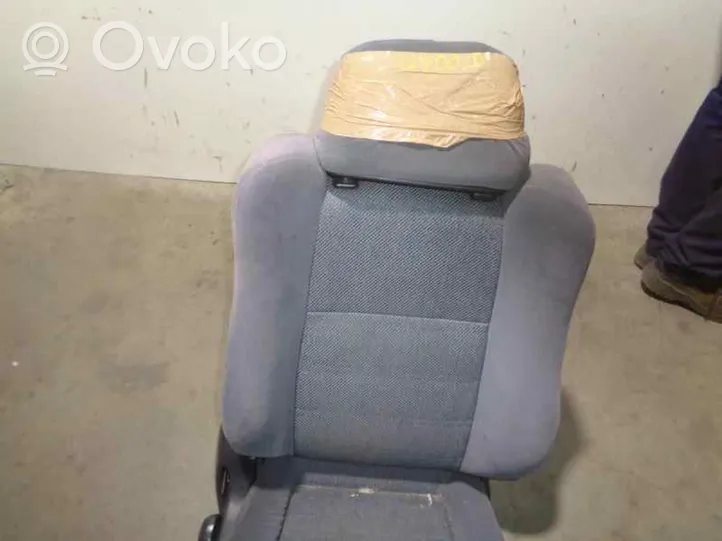 Nissan Sunny Fotel przedni pasażera 