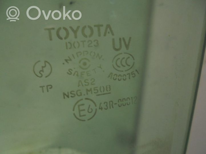 Toyota Land Cruiser (J120) Etuoven ikkunalasi, neliovinen malli 