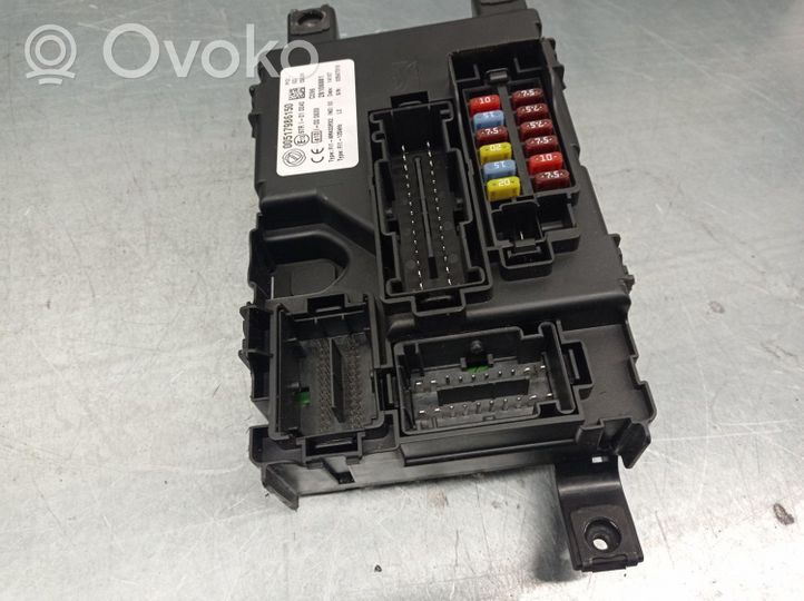 Fiat Grande Punto Module de fusibles 00517986150