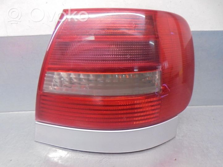Audi A4 S4 B5 8D Lampa tylna 8D0945096F