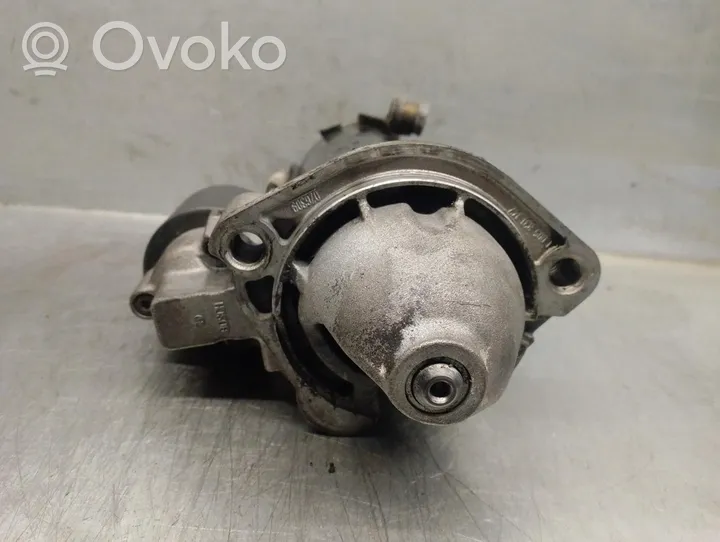 Volkswagen PASSAT B5.5 Starter motor 068911024G