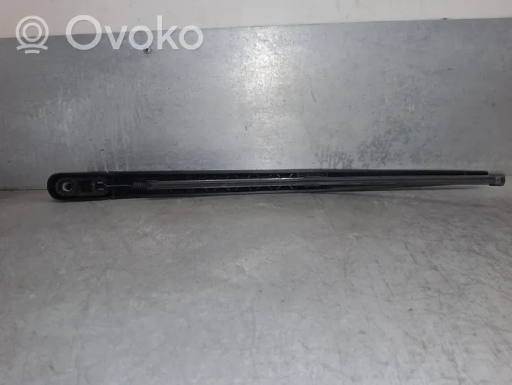 Volvo C30 Brazo del limpiaparabrisas trasero 31290075