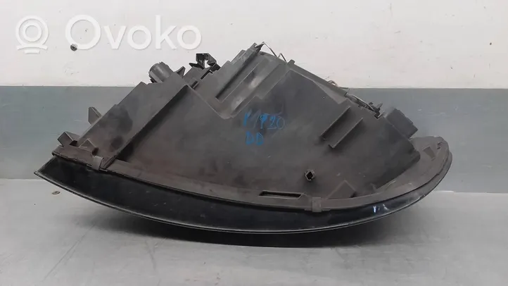 Volvo C30 Phare frontale 30657169