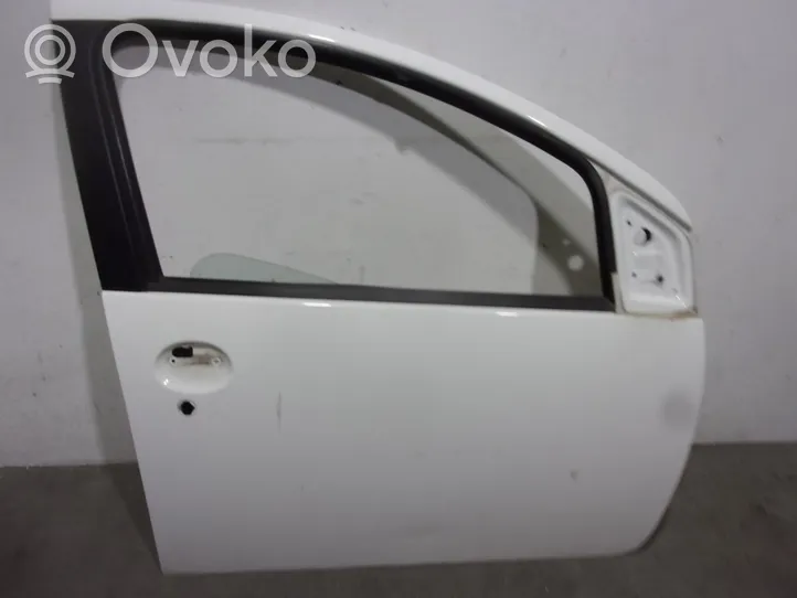 Toyota Aygo AB10 Drzwi przednie 670010H010