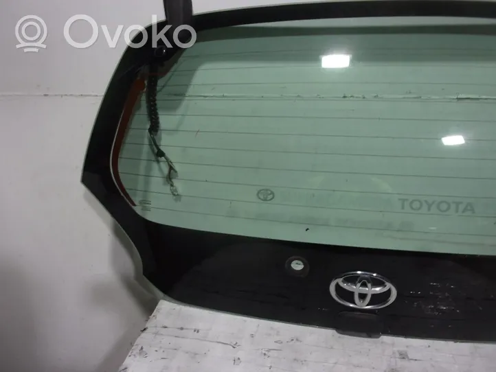 Toyota Aygo AB10 Tylna klapa bagażnika 681050H021