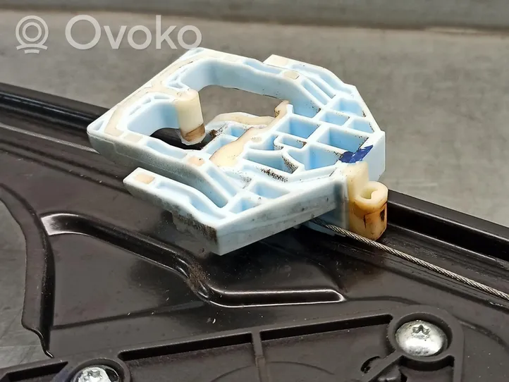 BMW 2 F46 Elektryczny podnośnik szyby drzwi przednich 2579947