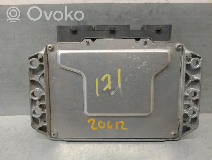 Dacia Dokker Calculateur moteur ECU 237102479R