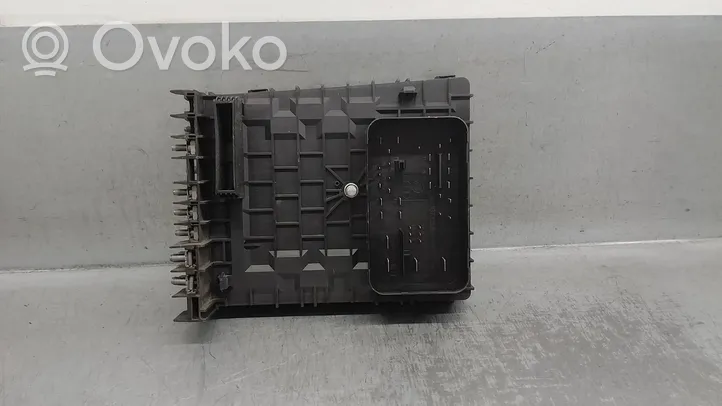 Audi A3 S3 A3 Sportback 8P Module de fusibles 1K0937125A