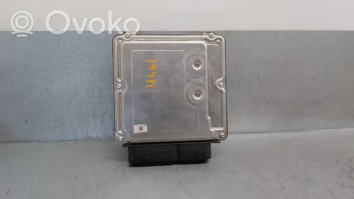 Volkswagen Golf Sportsvan Sterownik / Moduł ECU 04L907309E