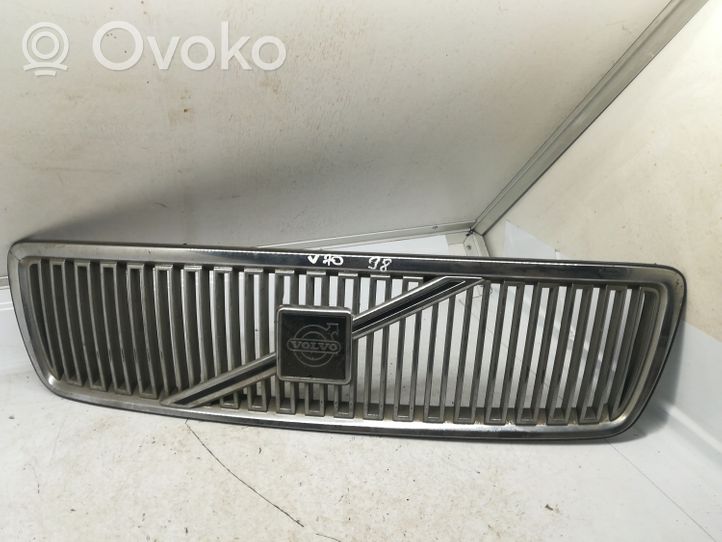 Volvo V70 Griglia superiore del radiatore paraurti anteriore 
