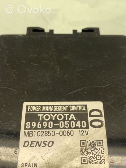 Toyota Avensis T270 Moottorin ohjainlaite/moduuli (käytetyt) 