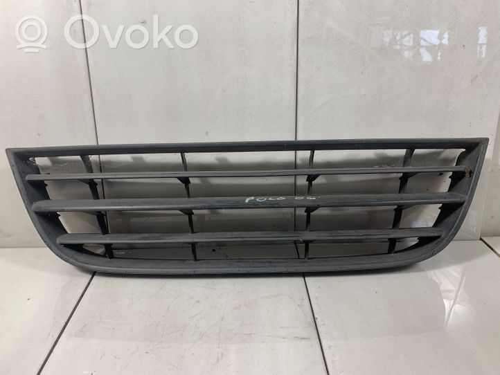 Volkswagen Polo IV 9N3 Grille inférieure de pare-chocs avant 