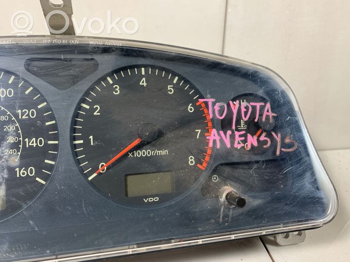 Toyota Avensis T220 Compteur de vitesse tableau de bord 