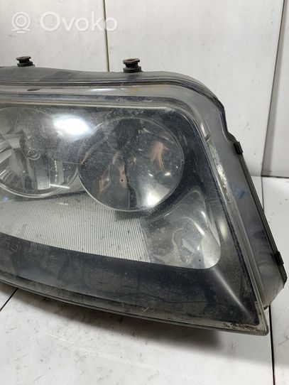 Volkswagen Sharan Lampa przednia 