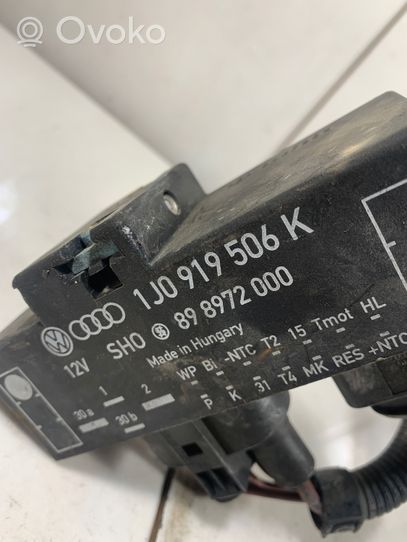 Audi TT Mk1 Jäähdytyspuhaltimen rele 1J0919506K