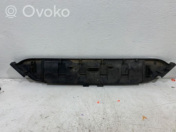 Audi Q7 4L Staffa del pannello di supporto del radiatore parte superiore 