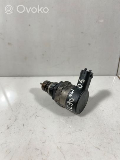 Volvo XC90 Regulator ciśnienia paliwa 30750409