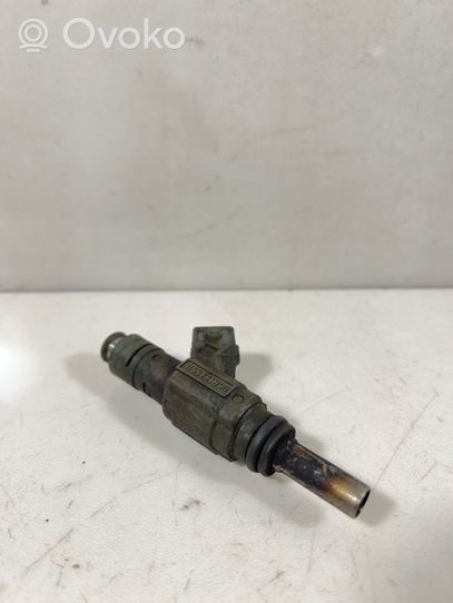 Volkswagen PASSAT B5 Injecteur de carburant 06B133551B