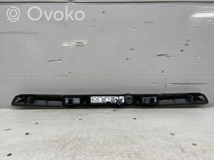 Audi A8 S8 D3 4E Listwa oświetlenie tylnej tablicy rejestracyjnej 4E0827576