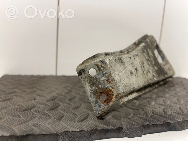 Audi A6 S6 C4 4A Supporto di montaggio del parafango 