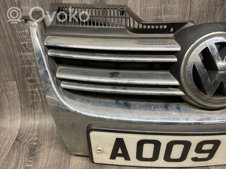 Volkswagen Golf V Maskownica / Grill / Atrapa górna chłodnicy 1K5853651