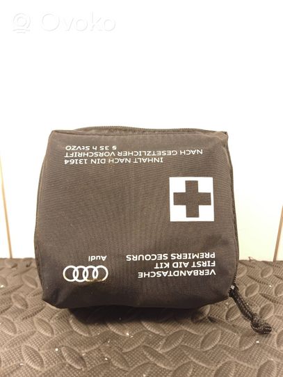 Audi A5 8T 8F Trousse de premiers secours 8J7860282B