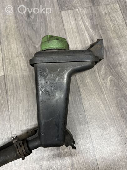 Volkswagen PASSAT B5.5 Réservoir de liquide de direction assistée 3B0422371