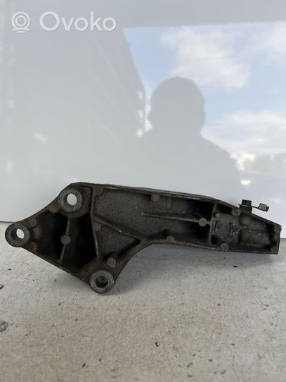 Mercedes-Benz A W168 Support de boîte de vitesses A168241