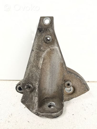 Volkswagen PASSAT B5.5 Soporte de montaje de la caja de cambios 8D0399113AT