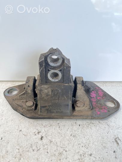 Volvo S80 Engine mounting bracket 8624757