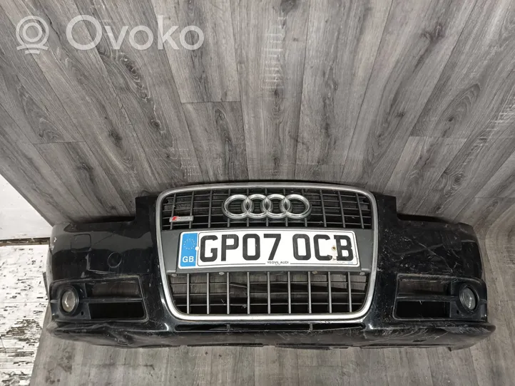 Audi A4 S4 B7 8E 8H Priekšējais bamperis 8E0807233