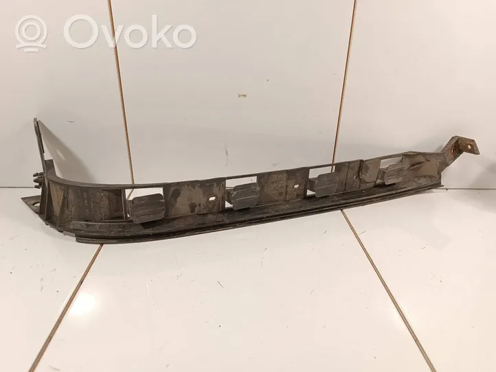 Volkswagen Golf IV Support de pare-chocs arrière 1J9807393