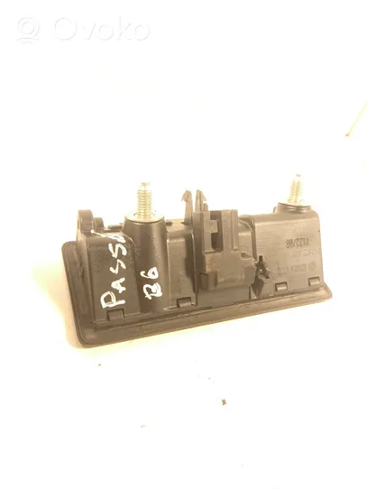 Volkswagen PASSAT B6 Griff Taster Öffner Heckklappe Kofferraumdeckel 5N0827566