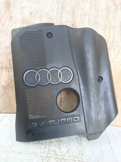 Audi A4 S4 B5 8D Osłona górna silnika 058103724ns