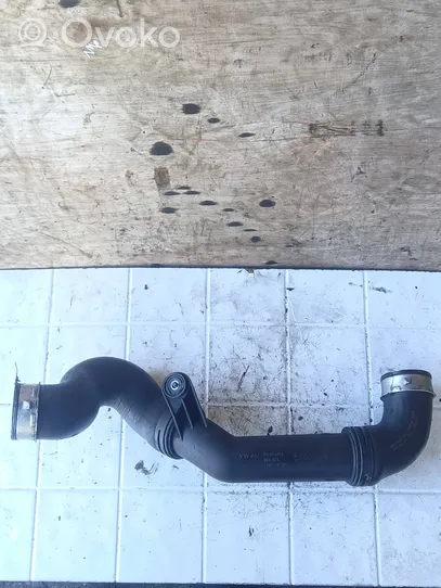 Volkswagen PASSAT B6 Tube d'admission de tuyau de refroidisseur intermédiaire 3C0145770B