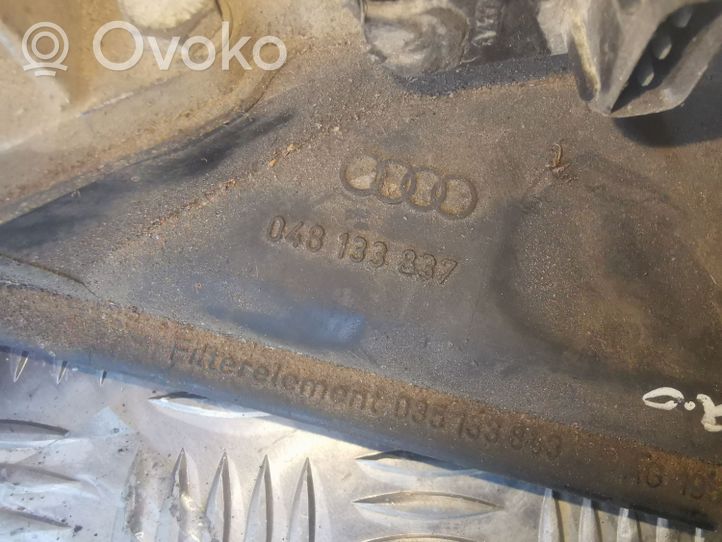 Audi 80 90 B3 Degalų (kuro) paskirstytojas 0438121011