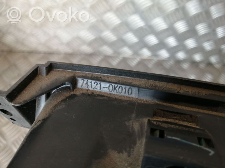 Toyota Hilux (AN10, AN20, AN30) Auton tuhkakuppi 741210K010