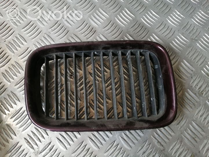 BMW 3 E36 Grille de calandre avant 8122238