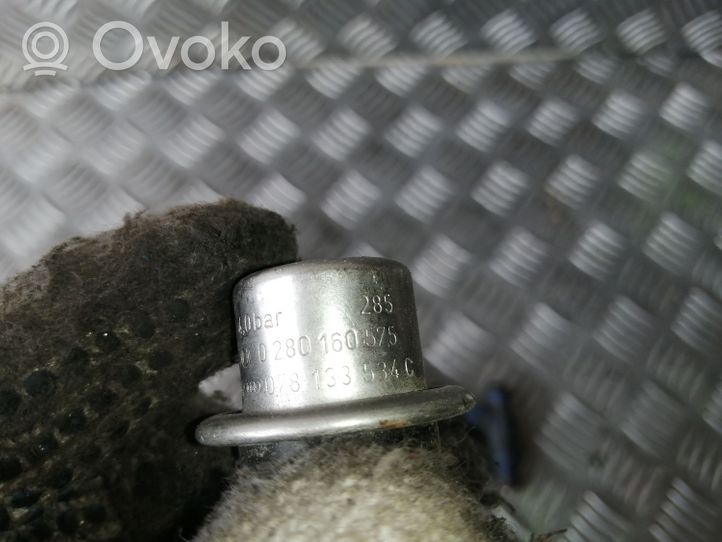 Audi A4 S4 B6 8E 8H Wtryskiwacze / Komplet 06B133551M