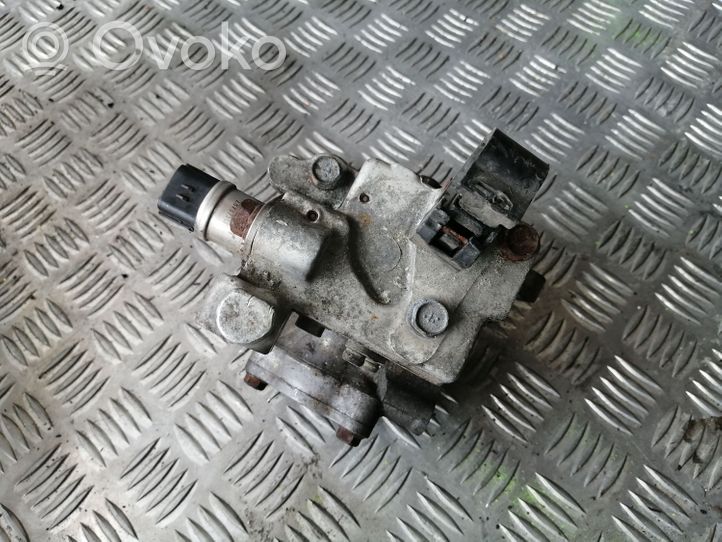 Volvo S40, V40 Polttoaineen ruiskutuksen suurpainepumppu E3T50271