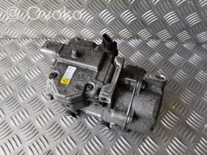 Toyota Prius+ (ZVW40) Compressore aria condizionata (A/C) (pompa) 0422000402