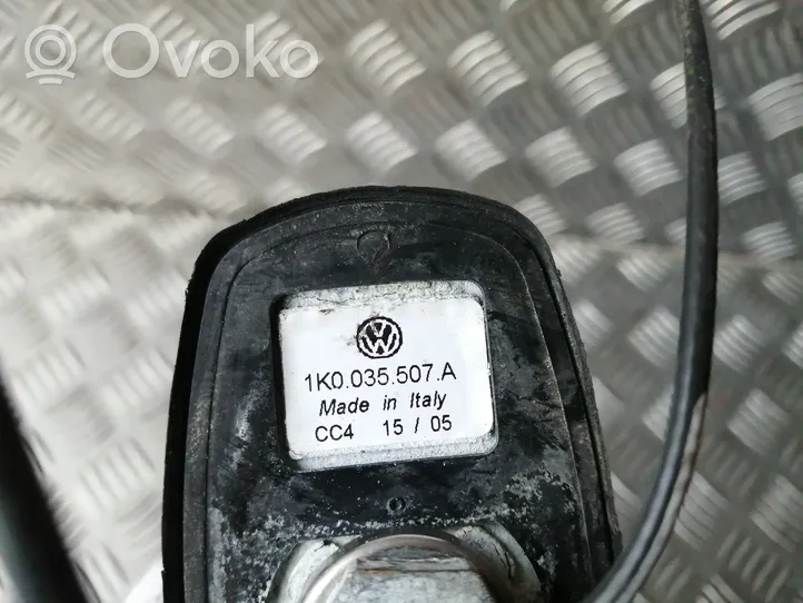 Volkswagen PASSAT B6 GPS-pystyantenni 1K0035507A