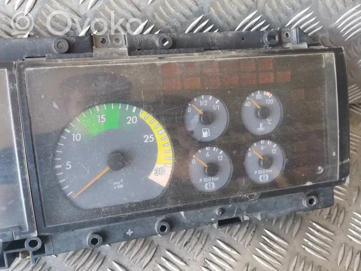 Mercedes-Benz Vario Compteur de vitesse tableau de bord A0005427201