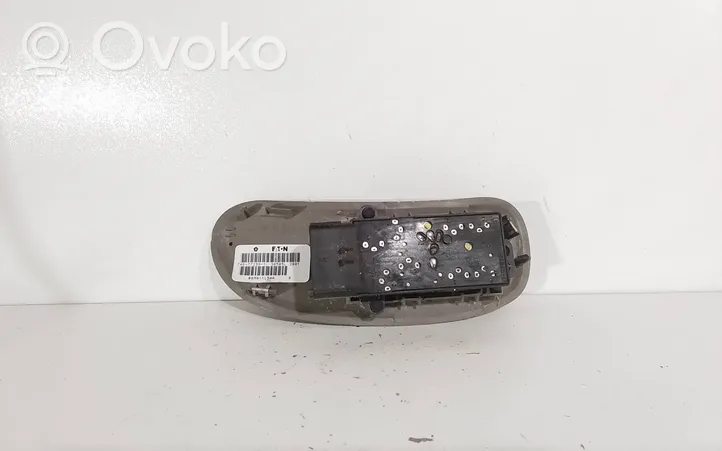 Chrysler Voyager Electric window control switch 30505L2681