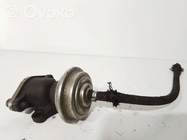 Audi A6 S6 C5 4B Soupape vanne EGR 028131501