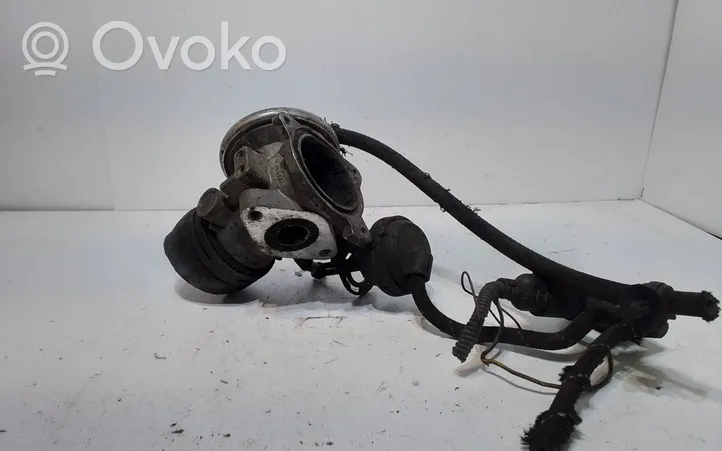 Volkswagen Golf IV EGR valve 038129637