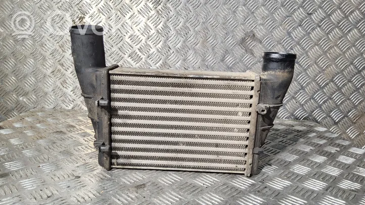 Volkswagen PASSAT B5 Chłodnica powietrza doładowującego / Intercooler 058145805A