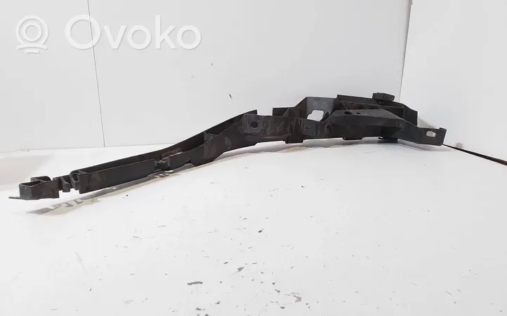 Volkswagen PASSAT B5 Priekšpusē bampera turētājs 3B0807050C